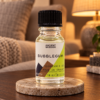 Duftöl Bubblegum – 10 ml in einer warm beleuchteten Wohnszene