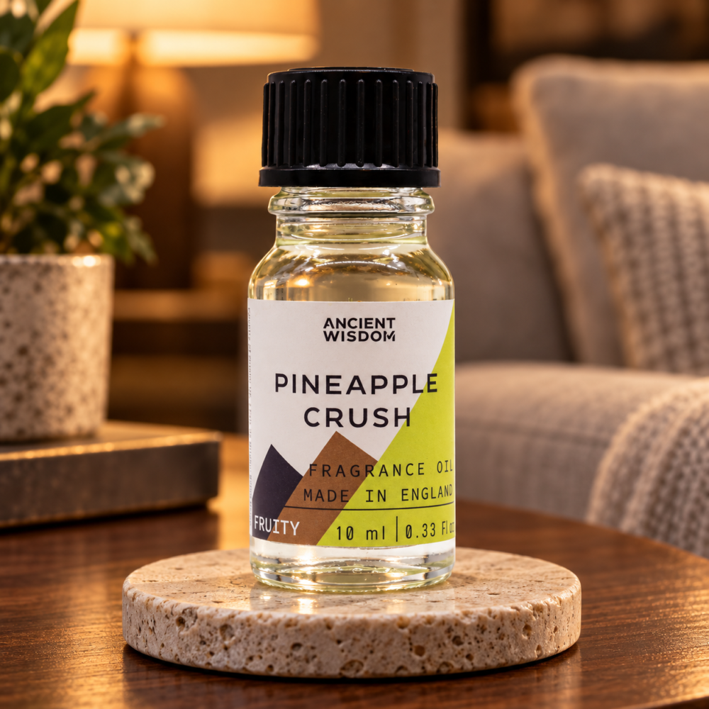 Duftöl Pineapple Crush – 10 ml in einer warm beleuchteten Wohnszene