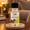 Duftöl Kiwi – 10 ml in einer warm beleuchteten Wohnszene