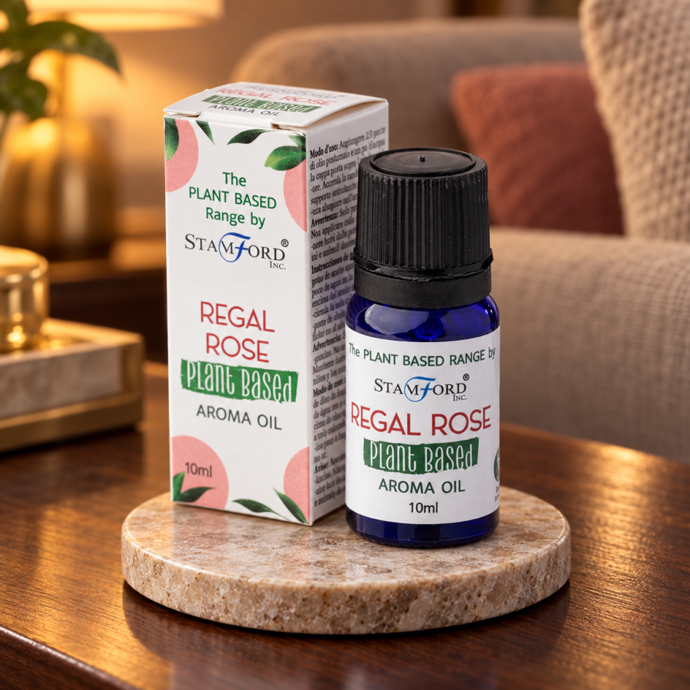 Pflanzenbasiertes Aromaöl – Königliche Rose in einer warm beleuchteten Wohnszene