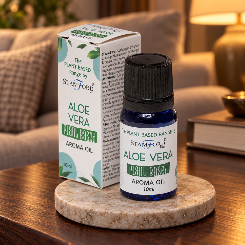 Pflanzenbasiertes Aromaöl – Aloe Vera in einer warm beleuchteten Wohnszene