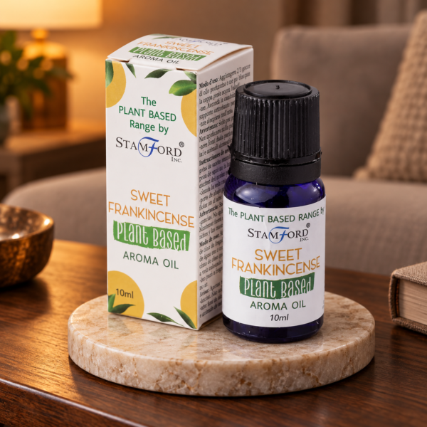 Pflanzenbasiertes Aromaöl – Süßer Weihrauch in einer warm beleuchteten Wohnszene