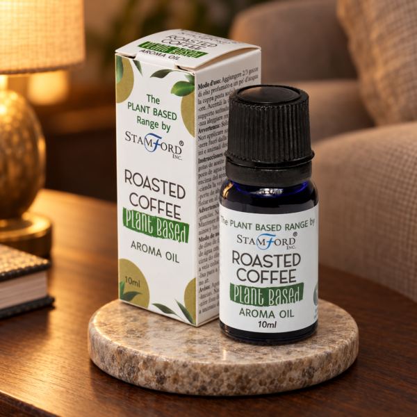Pflanzenbasiertes Aromaöl – Gerösteter Kaffee in einer warm beleuchteten Wohnszene