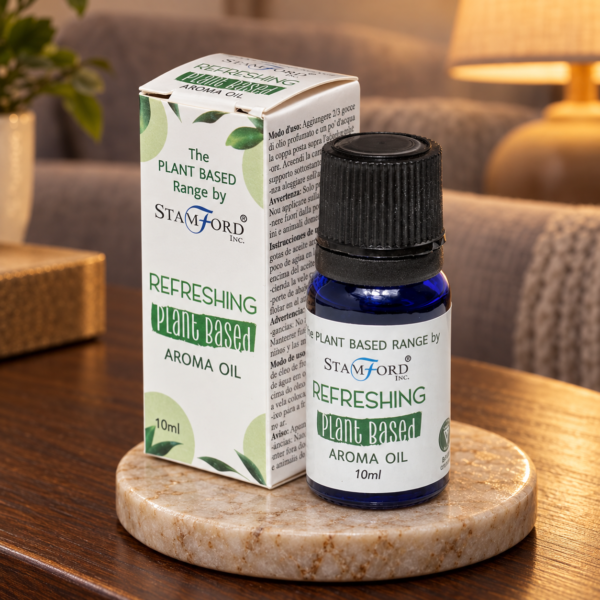 Pflanzenbasiertes Aromaöl – Refreshing in einer warm beleuchteten Wohnszene