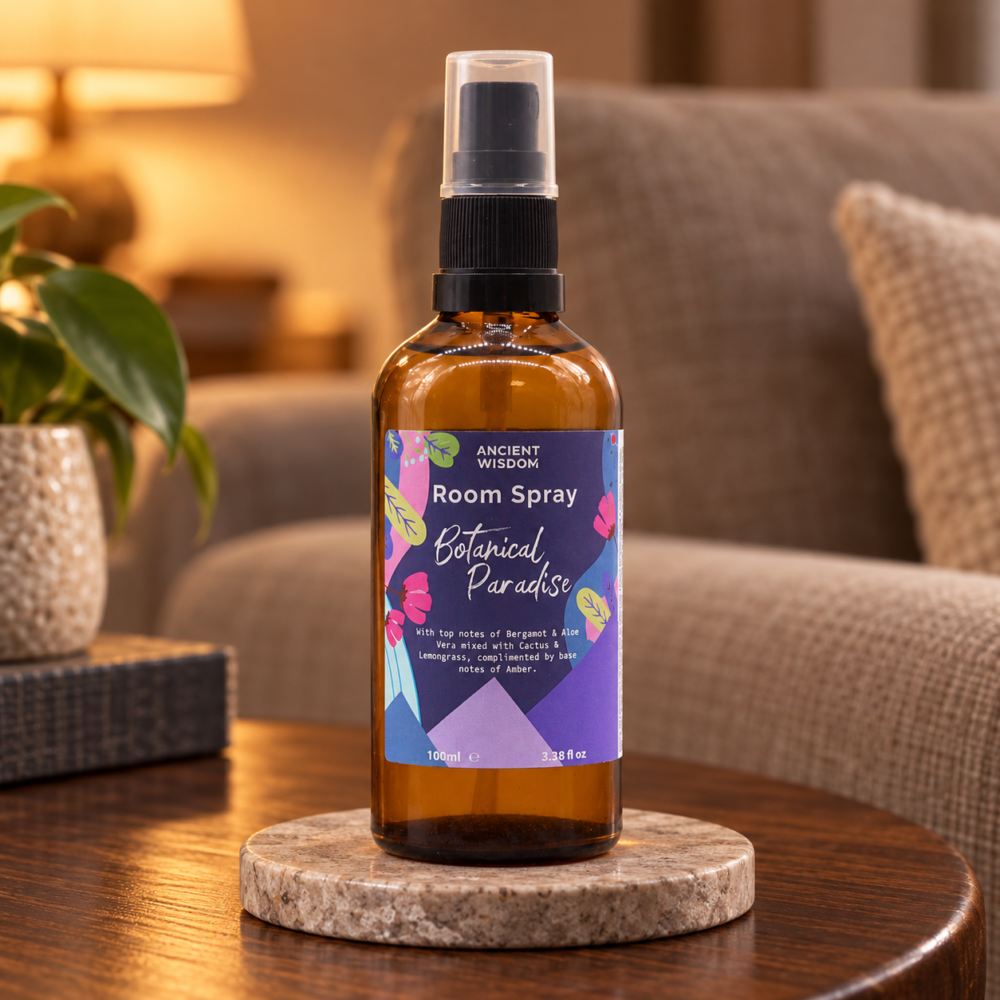 Raumspray Botanisches Paradies – 100 ml in einer warm beleuchteten Wohnszene