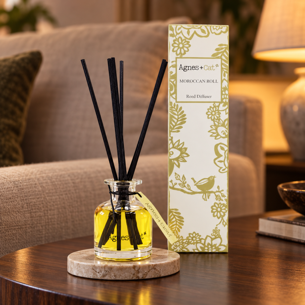 Stäbchendiffuser Moroccan Roll – 140 ml in einer warm beleuchteten Wohnszene