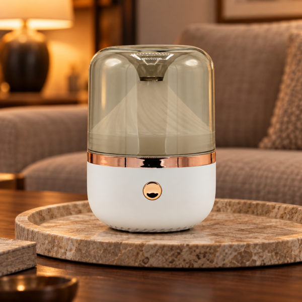 Urban Aroma-Diffuser mit Farbwechsel – Weiß & Bronze in einer warm beleuchteten Wohnszene