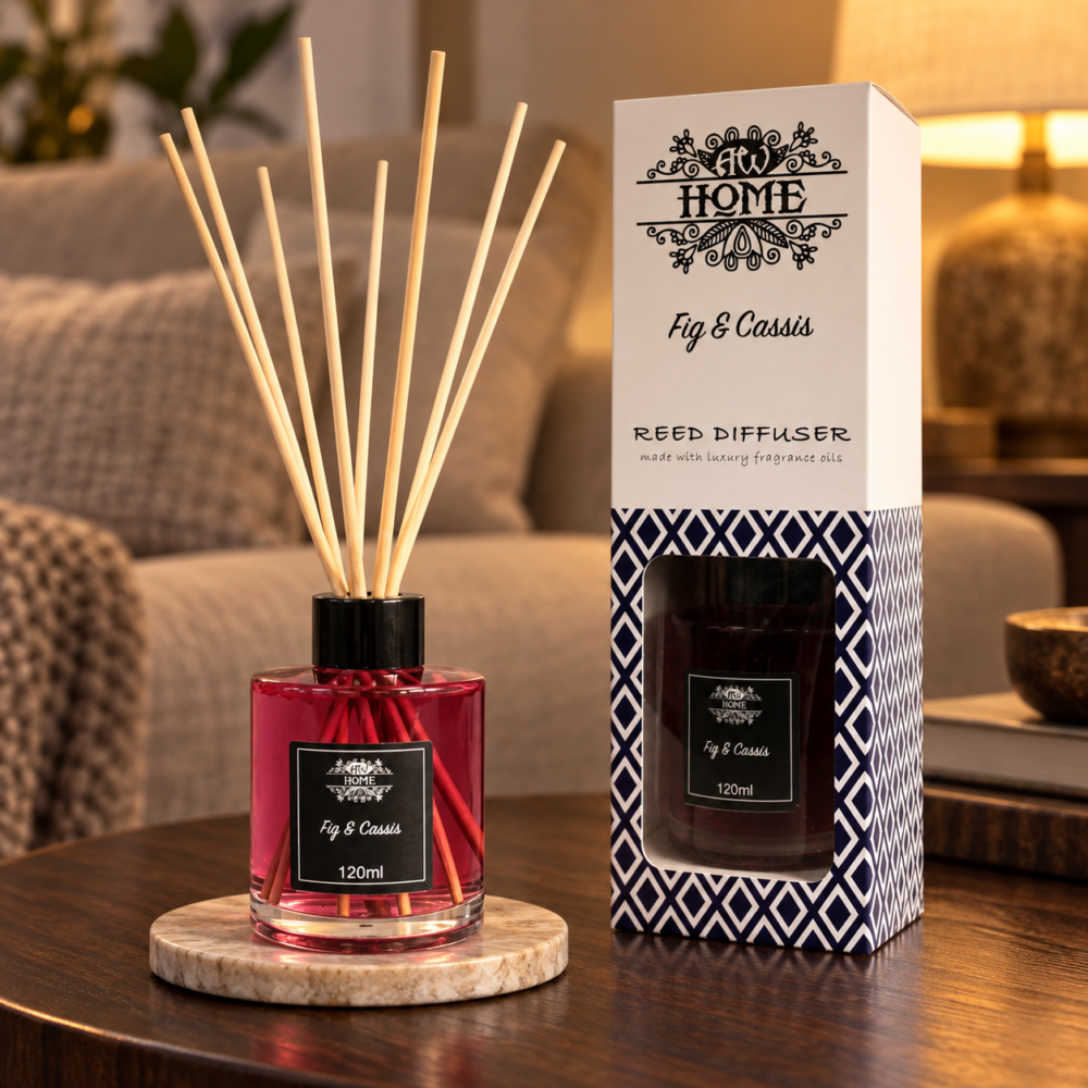 Stäbchendiffuser Feige & Cassis – 120 ml in einer warm beleuchteten Wohnszene
