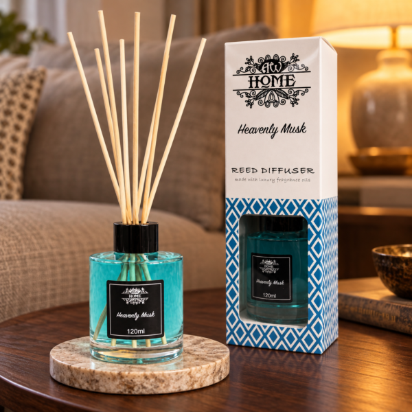 Stäbchendiffuser Himmlischer Moschus – 120 ml in einer warm beleuchteten Wohnszene