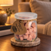 Wax Melts Ingwer & Nelke – Duftwachsherzen im Glas, ca. 85 g in einer warm beleuchteten Wohnszene
