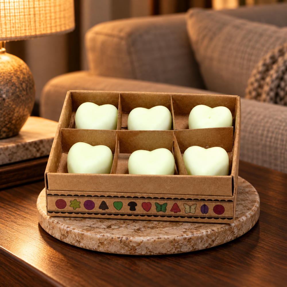 Wax Melts Apfel & Gewürze – 6er-Geschenkset in einer warm beleuchteten Wohnszene