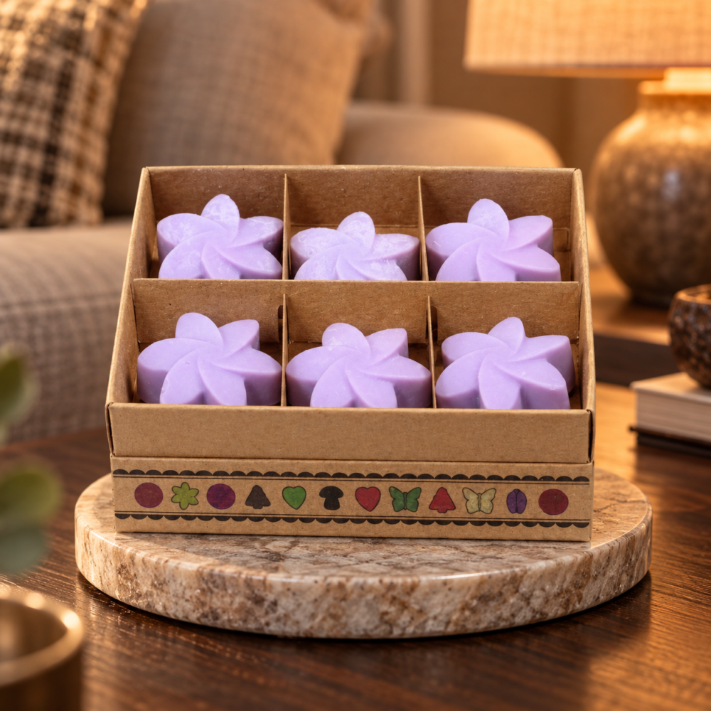 Wax Melts Lavendelfelder – 6er-Geschenkset in einer warm beleuchteten Wohnszene