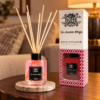 Stäbchendiffuser Auf Jasminflügeln – 120 ml in einer warm beleuchteten Wohnszene