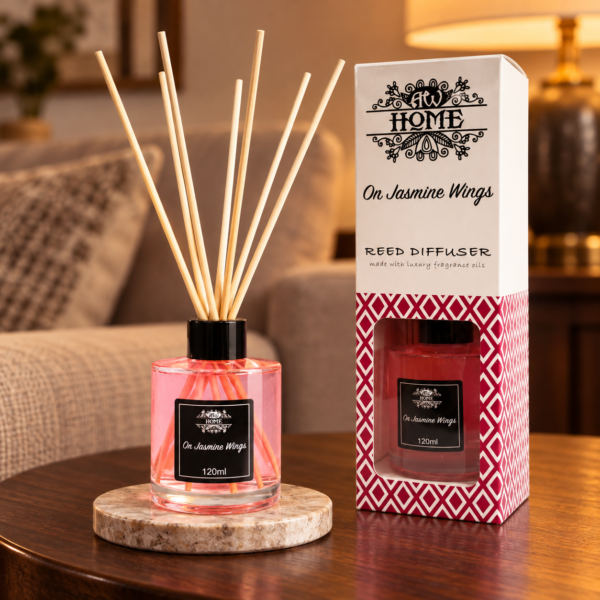 Stäbchendiffuser Auf Jasminflügeln – 120 ml in einer warm beleuchteten Wohnszene