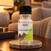 Duftöl Brombeere – 10 ml in einer warm beleuchteten Wohnszene