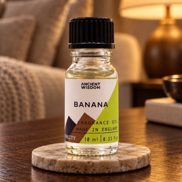 Duftöl Banane – 10 ml in einer warm beleuchteten Wohnszene