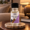Duftöl Deep Violet Musk – 10 ml in einer warm beleuchteten Wohnszene