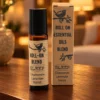 Duft-Roll-on Sleep · 10 ml in einer warm beleuchteten Wohnszene auf dunklem Holz.